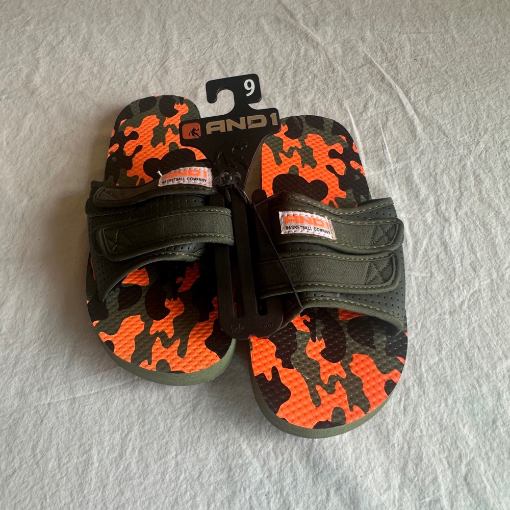 AND1 Men Military Camouflage Flip Flops Shoes Size 9 Adjustable Strap Summer NWT